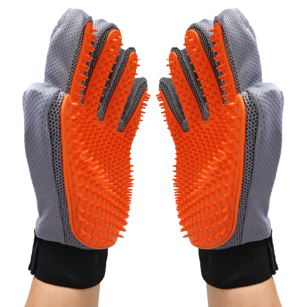 333 Thorns Pet Grooming Glove 170134003