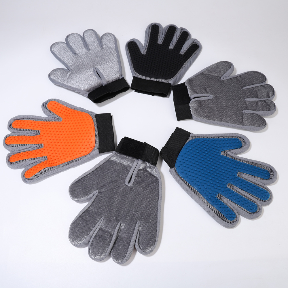 333 Thorns Pet Grooming Glove 170134003